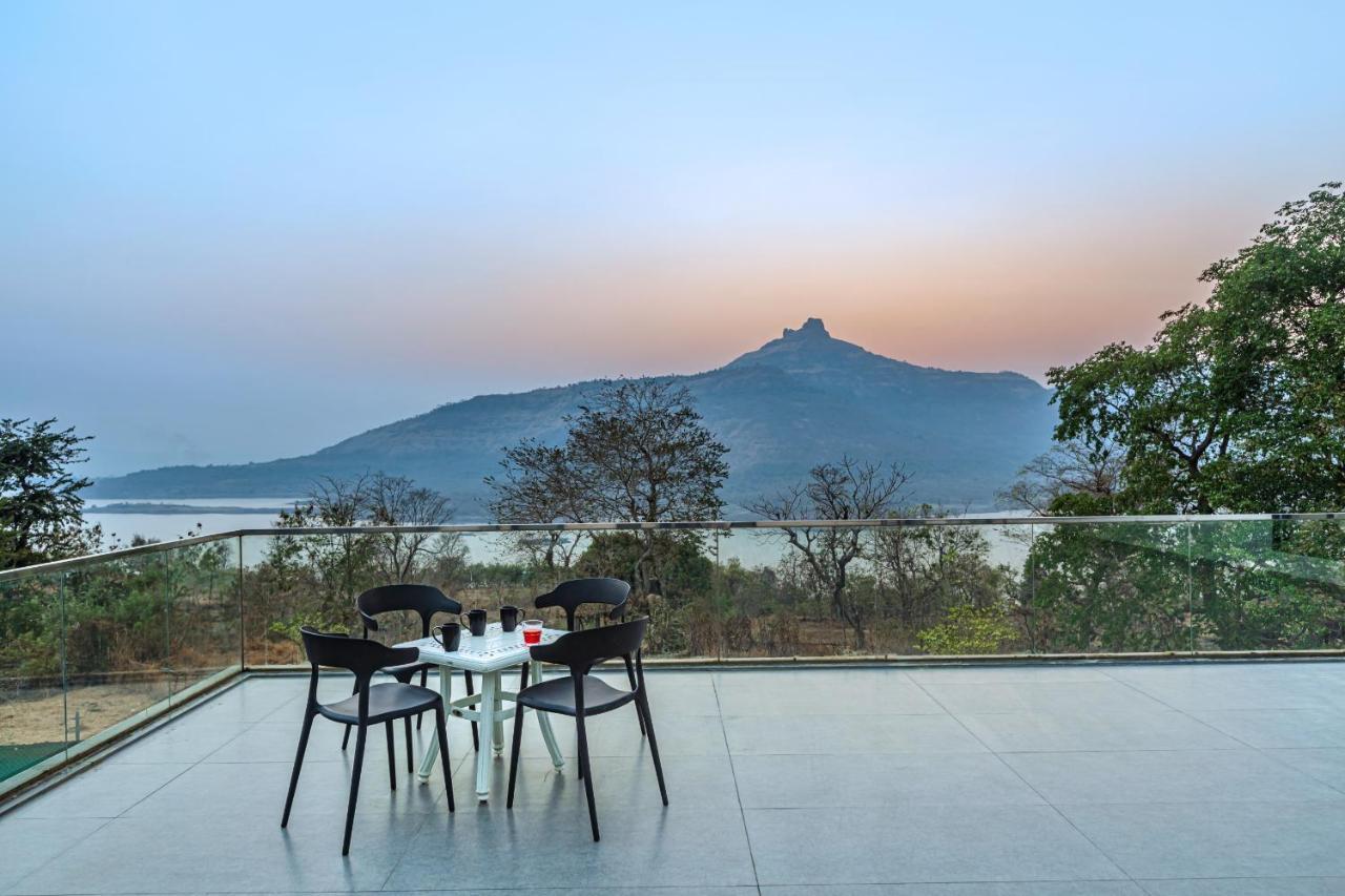 Saffronstays Stargazer, Karjat - Luxury Pool Villa With Lake View 外观 照片