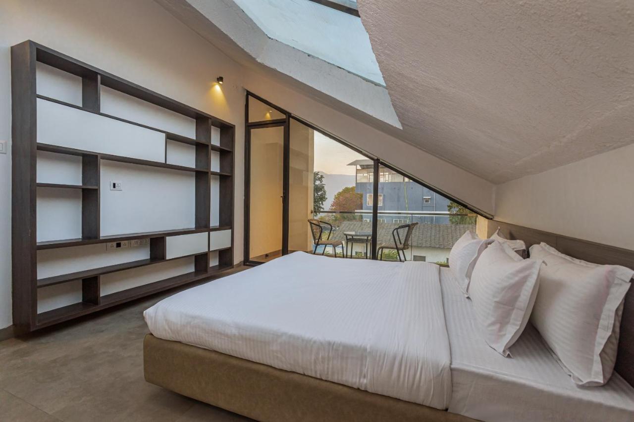 Saffronstays Stargazer, Karjat - Luxury Pool Villa With Lake View 外观 照片