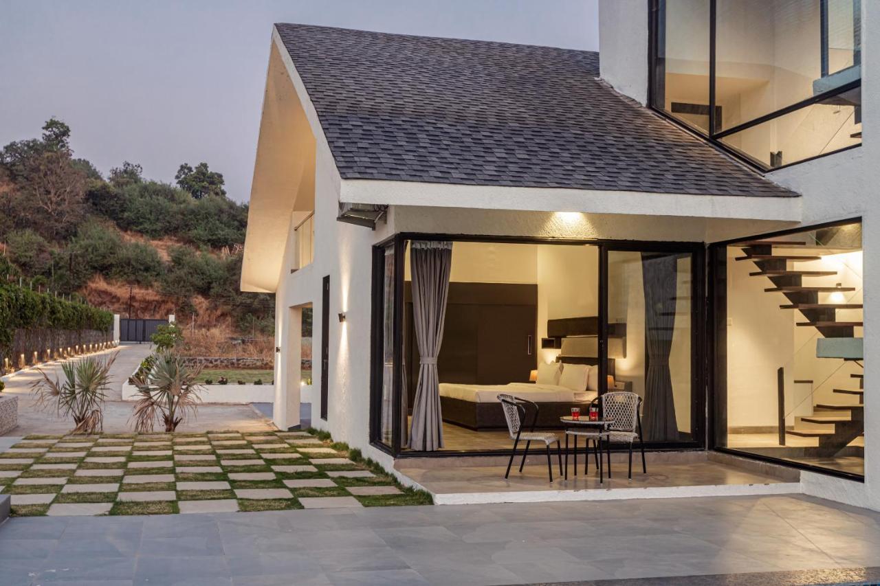 Saffronstays Stargazer, Karjat - Luxury Pool Villa With Lake View 外观 照片