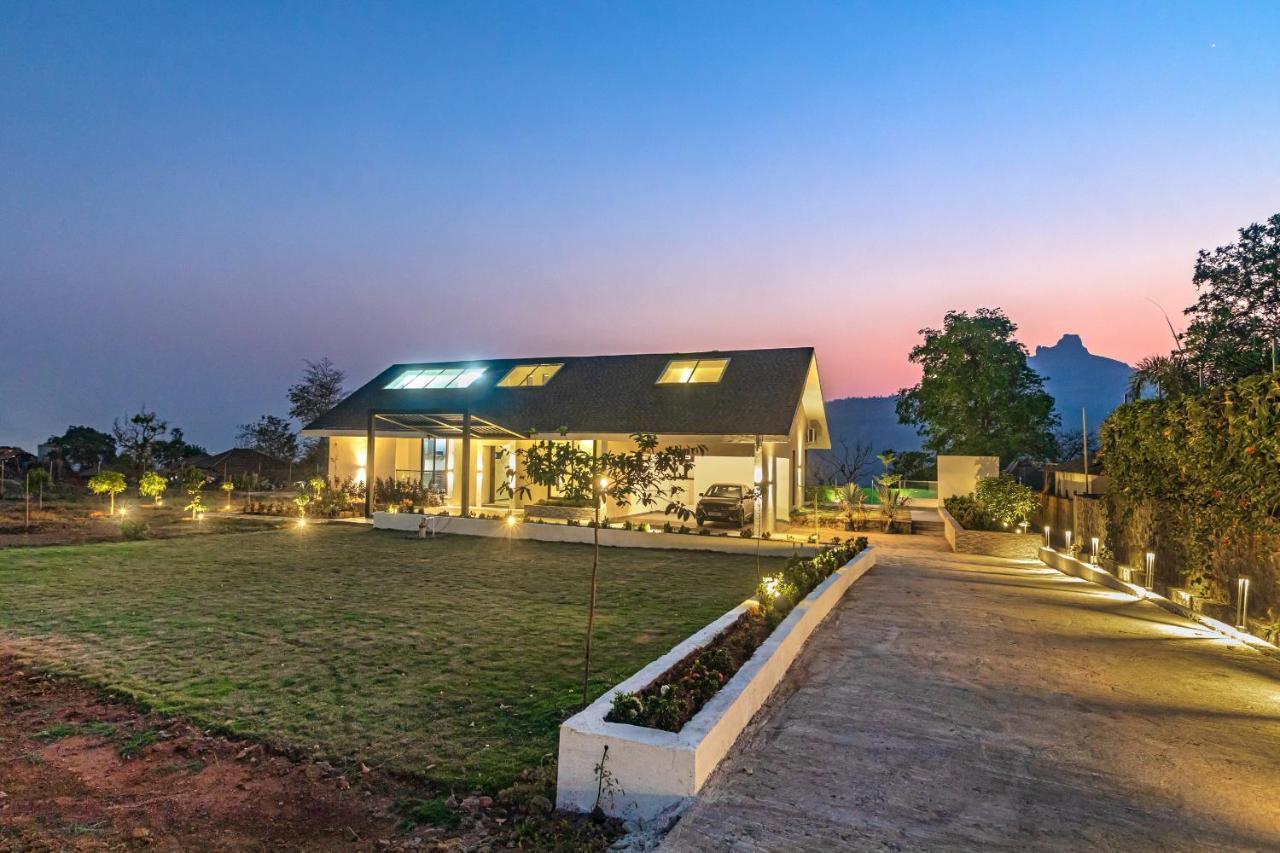 Saffronstays Stargazer, Karjat - Luxury Pool Villa With Lake View 外观 照片