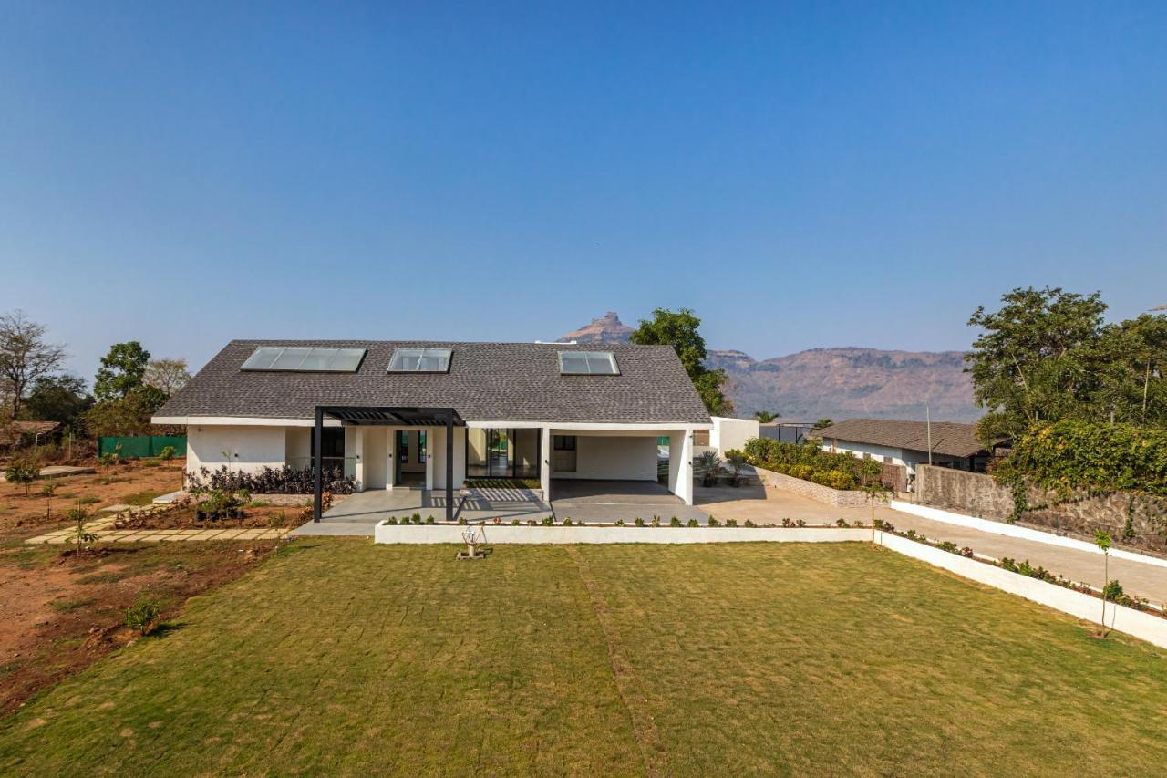 Saffronstays Stargazer, Karjat - Luxury Pool Villa With Lake View 外观 照片